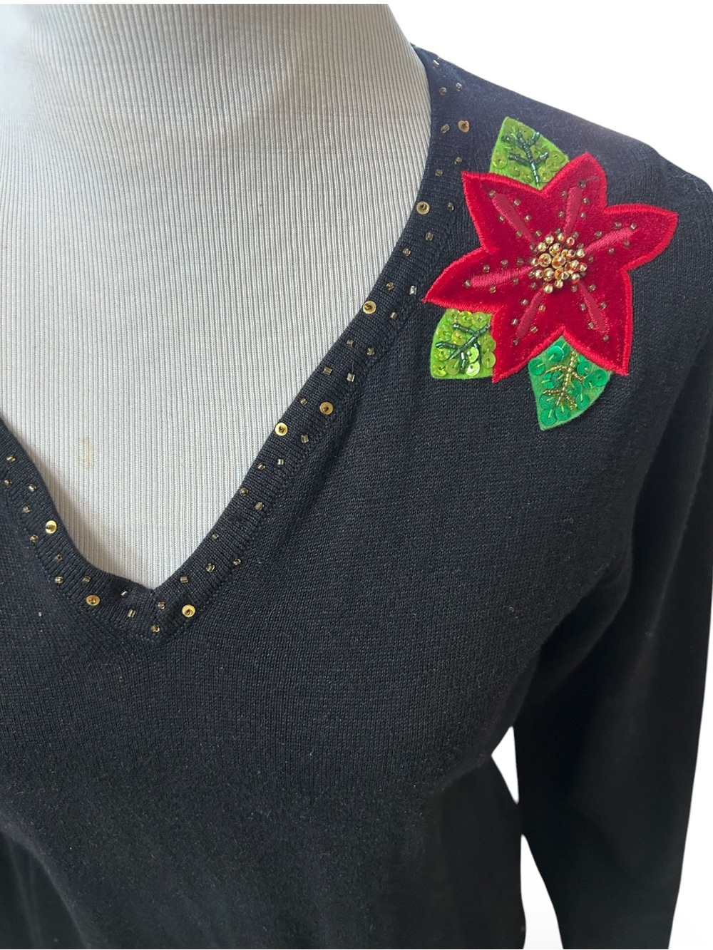Vintage Bobbie Bell Christmas Sweater Black Beaded Poinsettia V-Neck Size Small - Picture 3 of 5